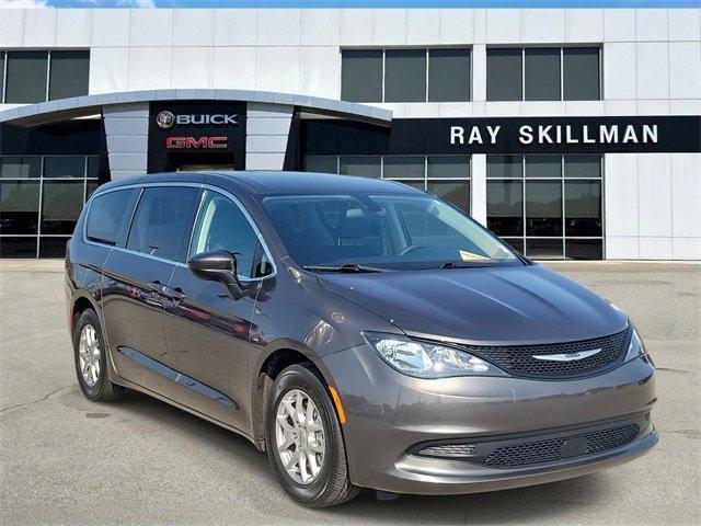 2022 chrysler voyager lx