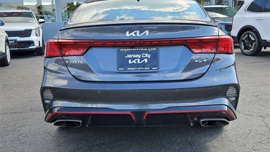 2022 kia forte gt