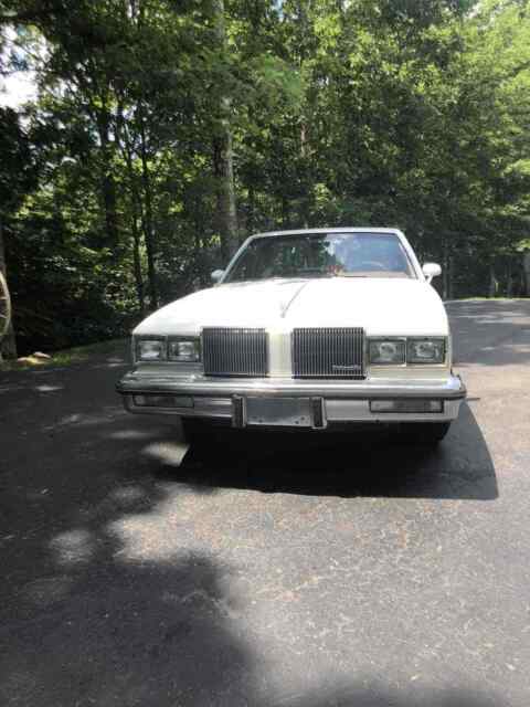 1980 oldsmobile cutlass supreme classic sedan white rwd automatic