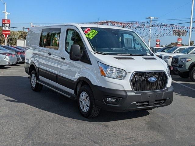 2022 ford transit-250 base