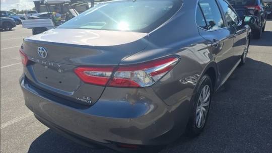 2020 toyota camry hybrid le