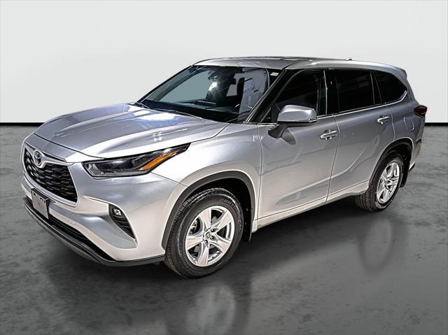 2021 toyota highlander le