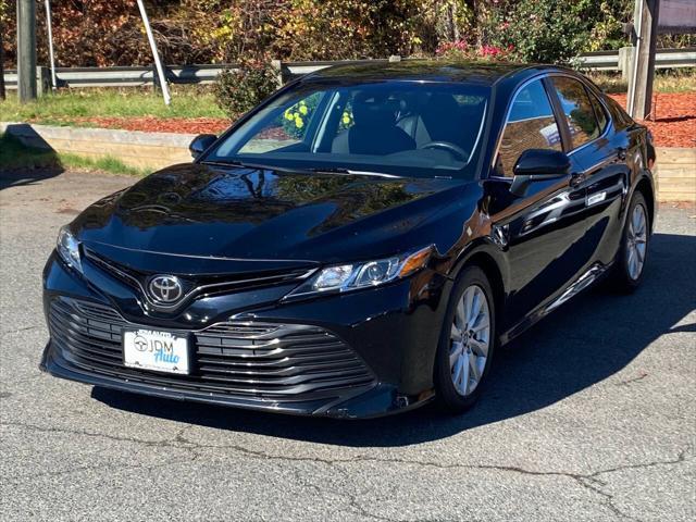 2018 toyota camry le