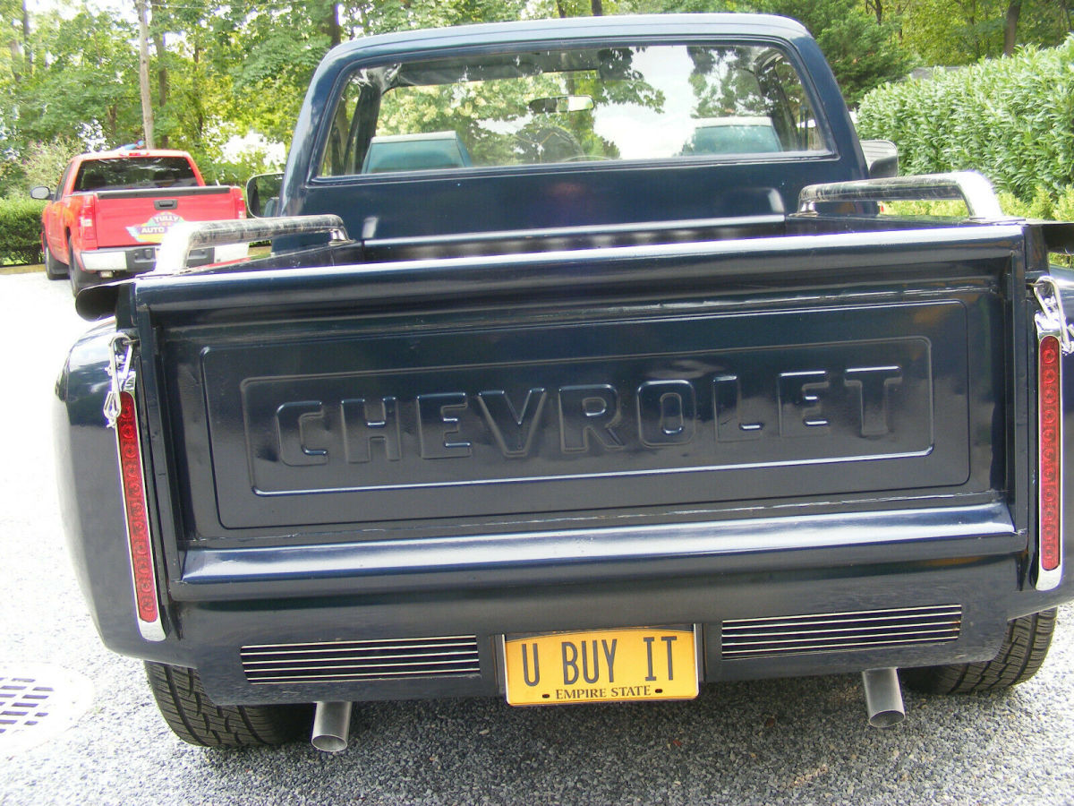 really nice 1973 c-10 step/short...1986 front nose and dash