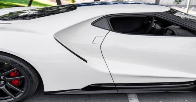 2017 ford gt base 2dr coupe