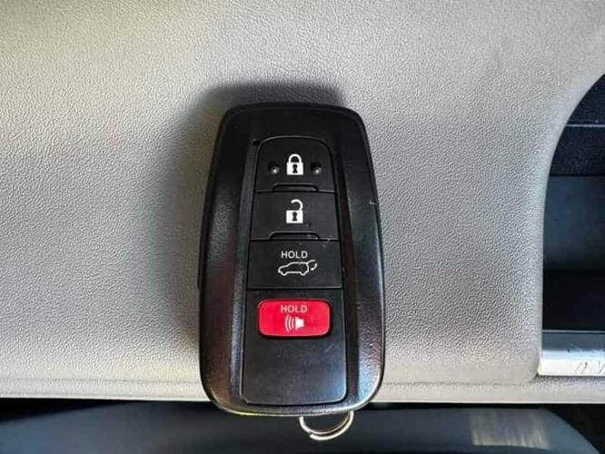 2021 toyota highlander xle in buffalo, minnesota