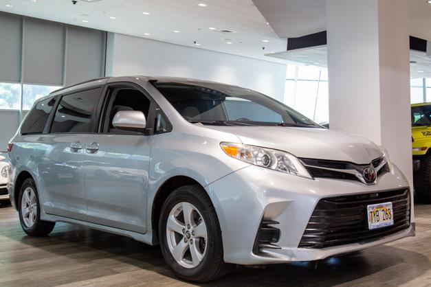 2020 toyota sienna le