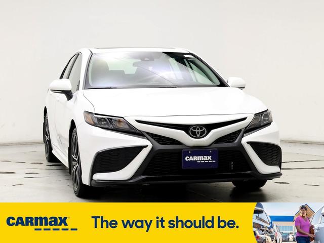 2022 toyota camry se