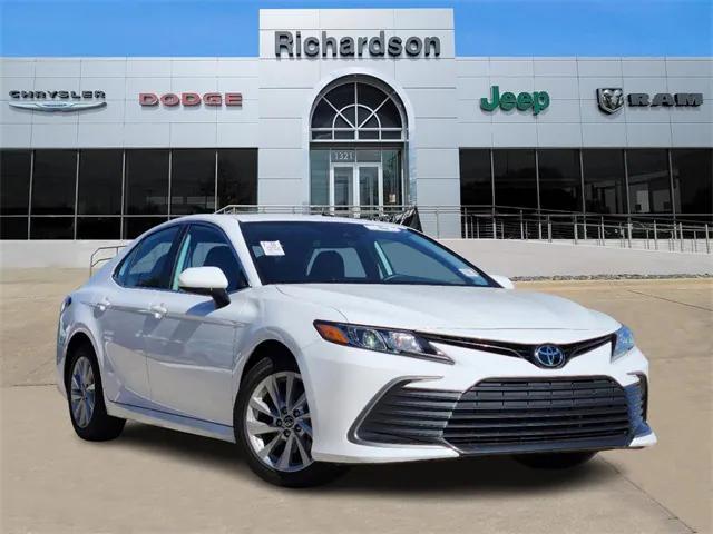 2023 toyota camry le