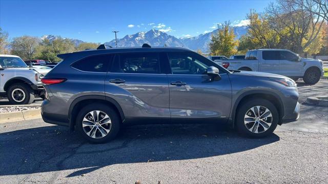 2022 toyota highlander hybrid xle