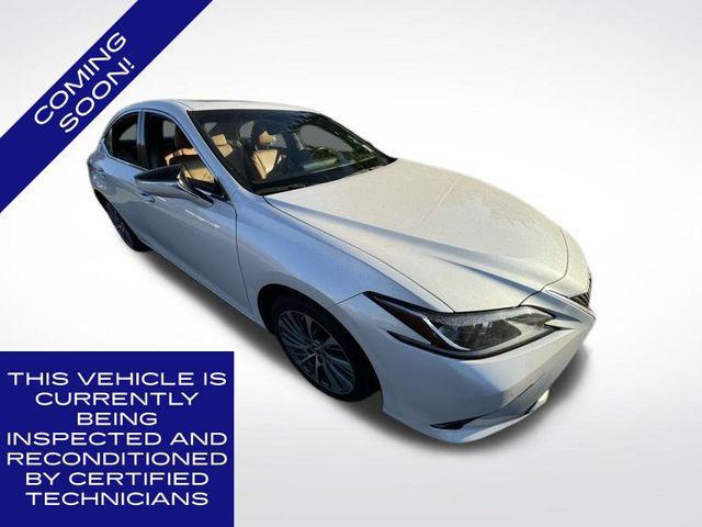 2020 lexus es 300h base