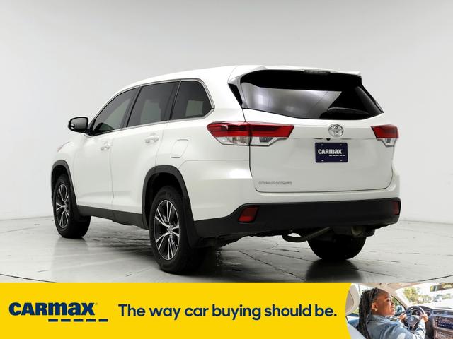 2019 toyota highlander le