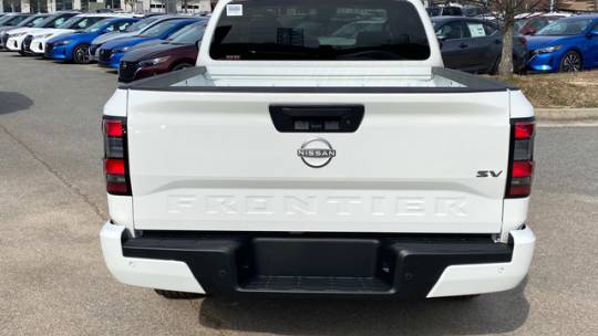 2024 Nissan Navara (Frontier) sv