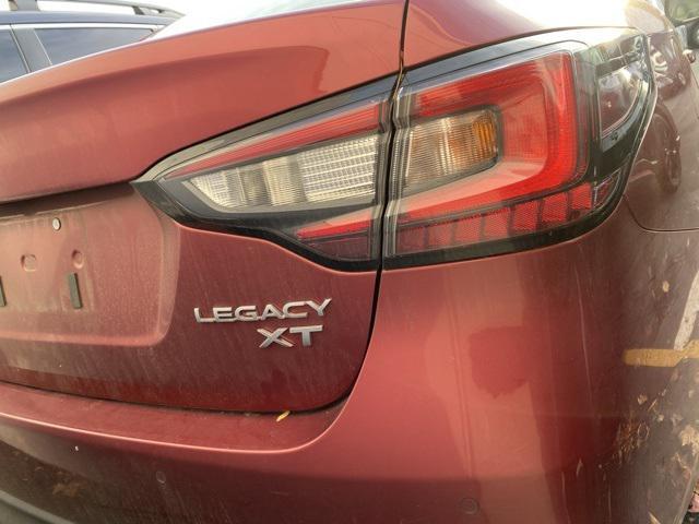 2022 subaru legacy limited