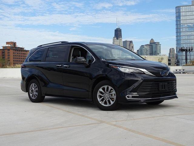 2023 toyota sienna xle 8 passenger
