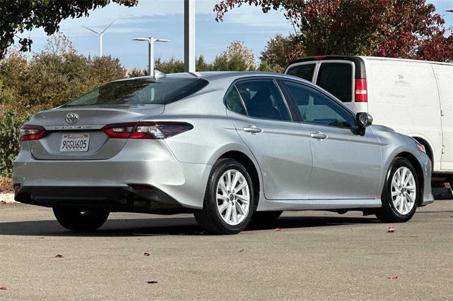 2022 toyota camry le