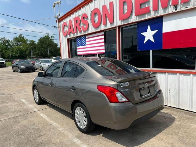 2015 nissan versa 1.6 s+