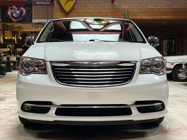 2016 chrysler town & country limited platinum