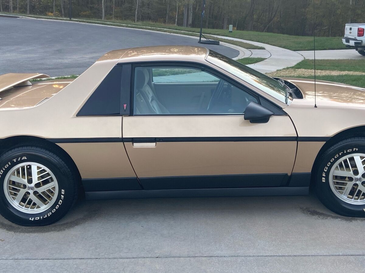 1986 pontiac fiero brown rwd automatic se