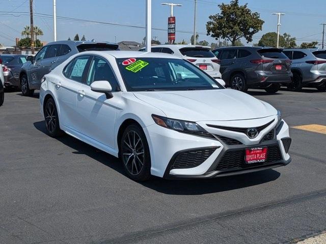 2021 toyota camry se