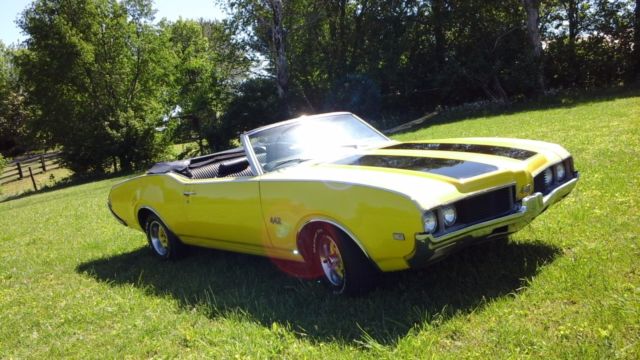 beautiful 1969 oldsmobile 442 convertible