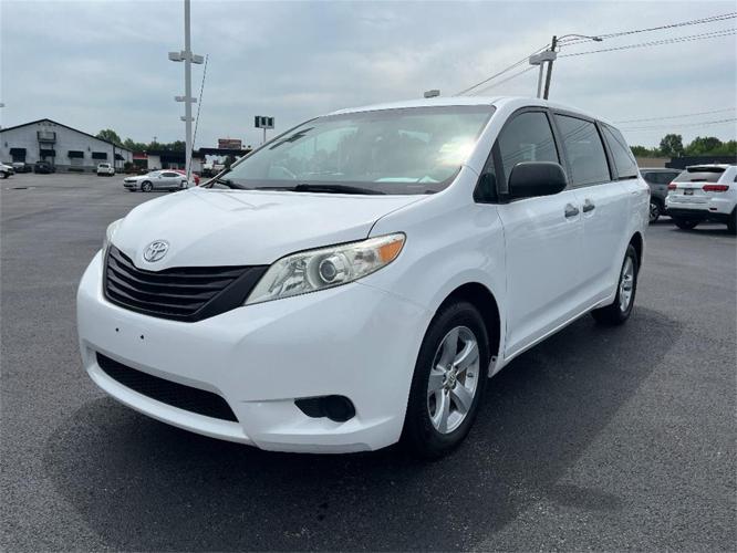 2011 toyota sienna in paducah, kentucky