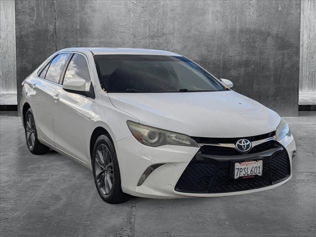 2016 toyota camry se