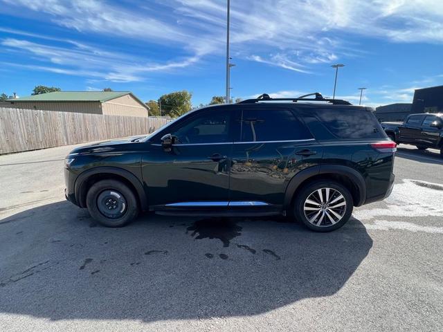 2022 nissan pathfinder platinum