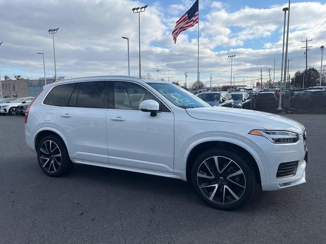 2022 volvo xc90 t6 momentum 7 passenger