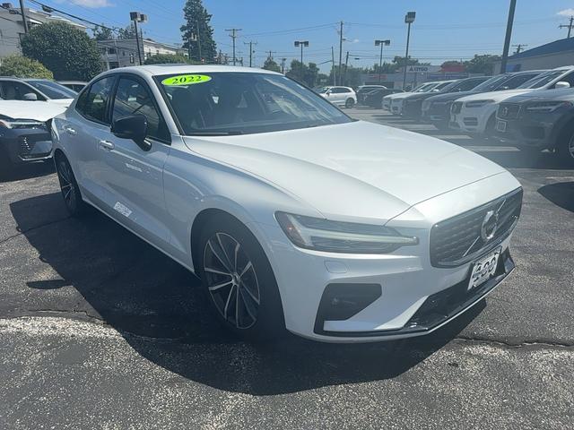 2022 volvo s60 momentum