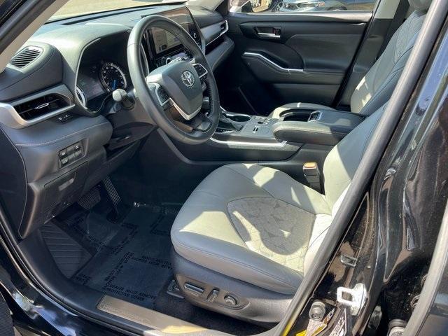 2023 toyota highlander hybrid bronze edition