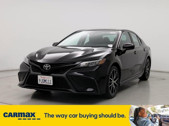 2021 toyota camry se