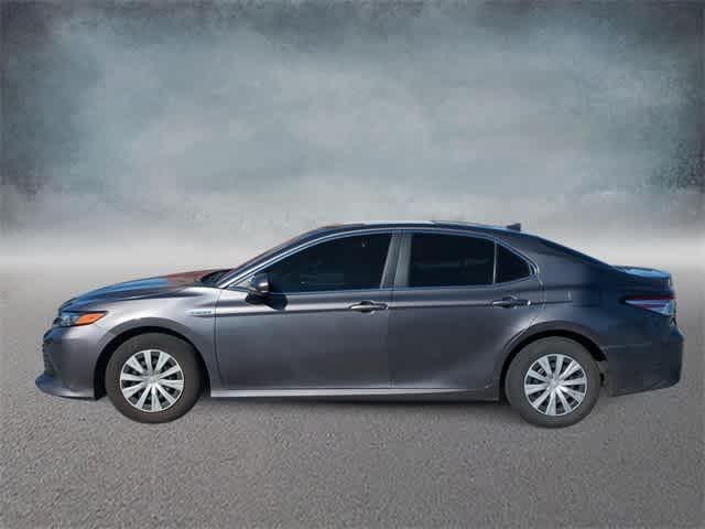 2020 toyota camry le