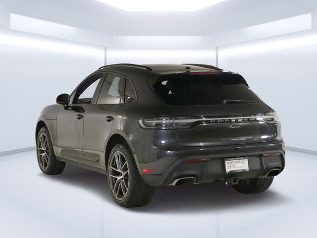 2022 porsche macan base