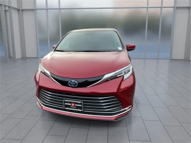 2022 toyota sienna limited 7-passenger