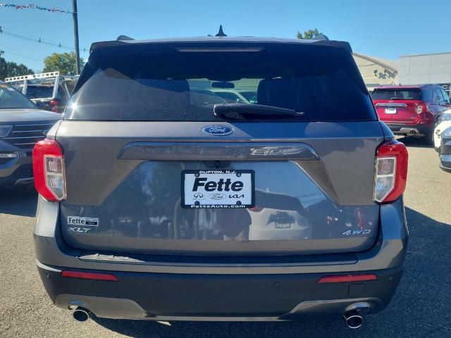 2022 ford explorer xlt
