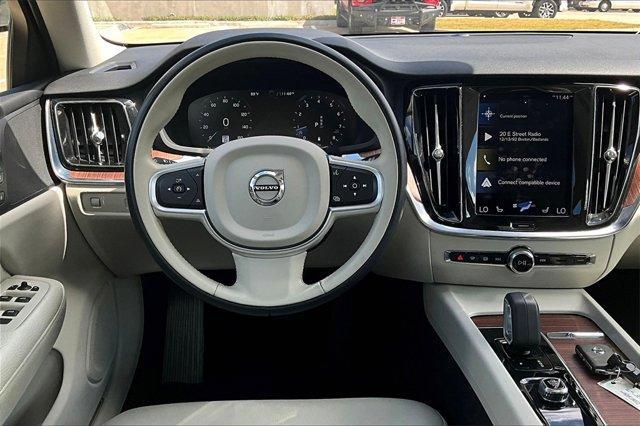 2022 volvo s60 b5 momentum