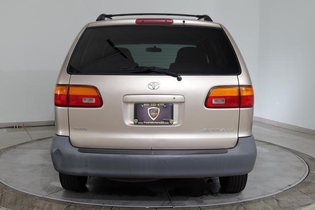 2000 toyota sienna xle