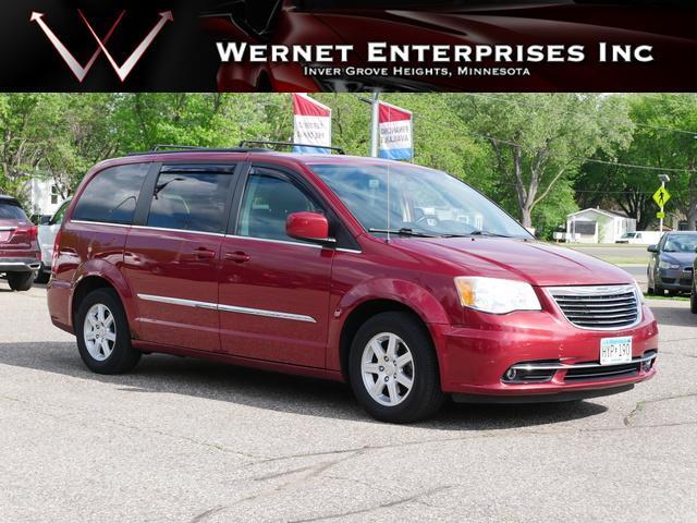 2011 chrysler town & country touring