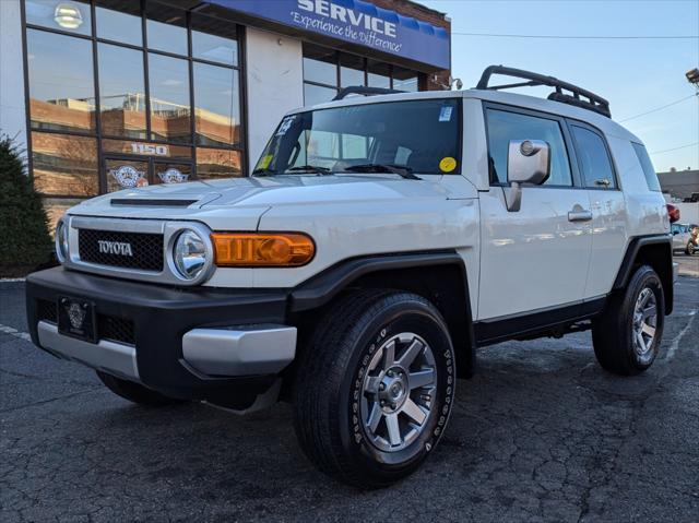 2014 toyota fj cruiser base
