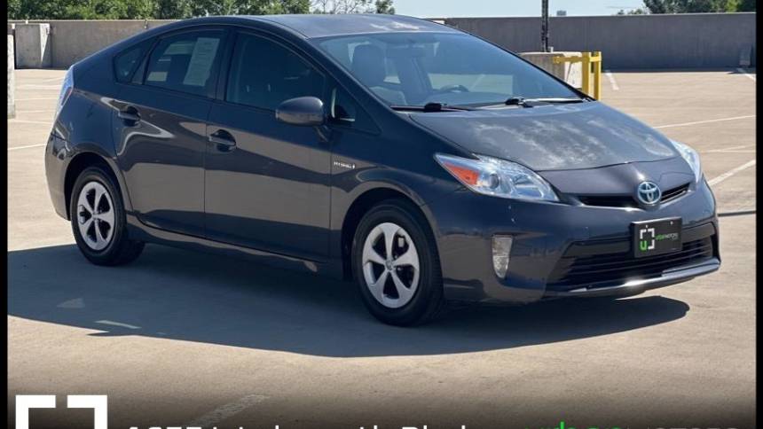 2014 toyota prius three