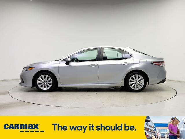 2019 toyota camry le