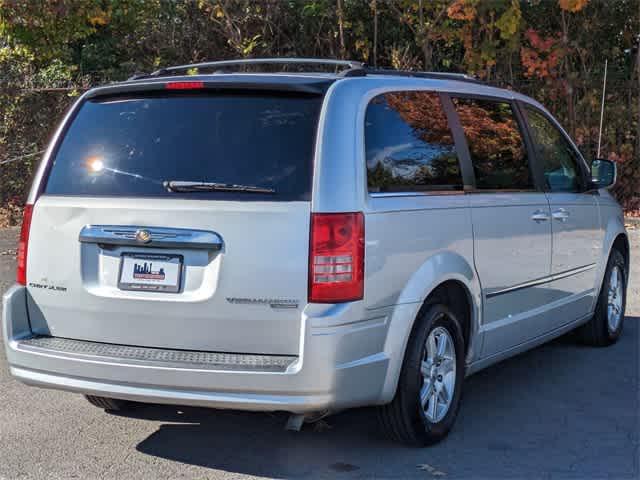 2010 chrysler town & country touring