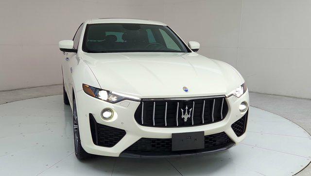 2020 maserati levante base