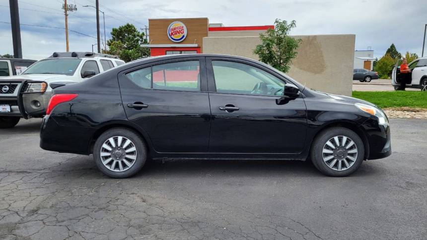 2017 nissan versa