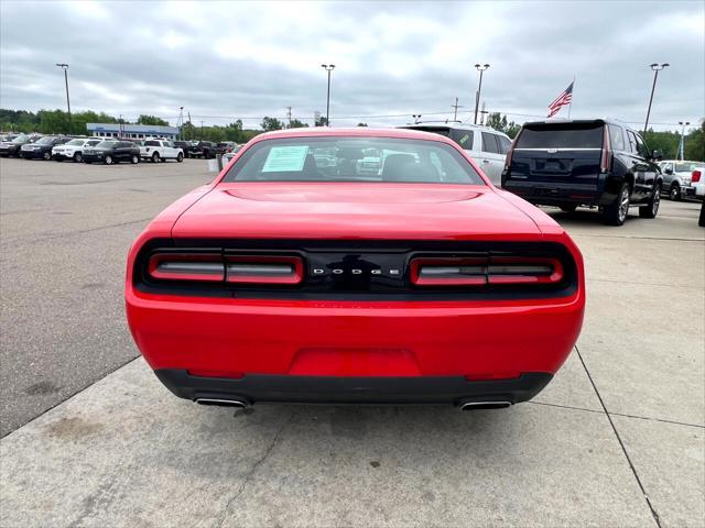2016 dodge challenger sxt