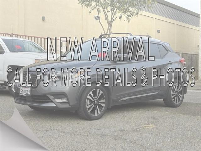 2020 nissan kicks sr