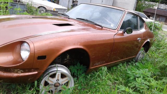 datsun nissan 280z body assembly with running gear no tires clear title