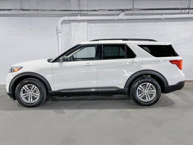 2022 ford explorer xlt in flushing, new york