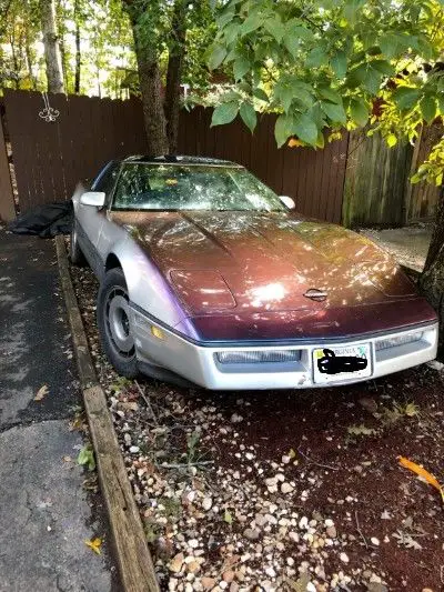1985 chevrolet silver corvette 5.7 good condition only small cosmetic